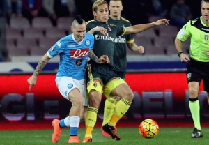 hamsik-honda-napoli-milan-serie-a_1xgw70e5s1hgwzqyq1jur4ejg