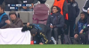 La reazione di Sarri alla palla del goal vittoria sprecata da Mertens allo scadere