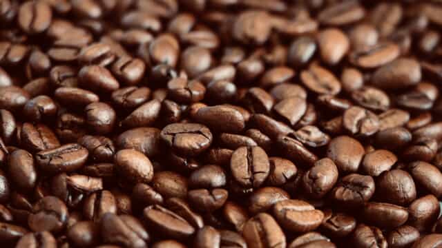Pozzuoli, ruba cialde di caffè per 400 euro al supermercato: arrestato 49enne